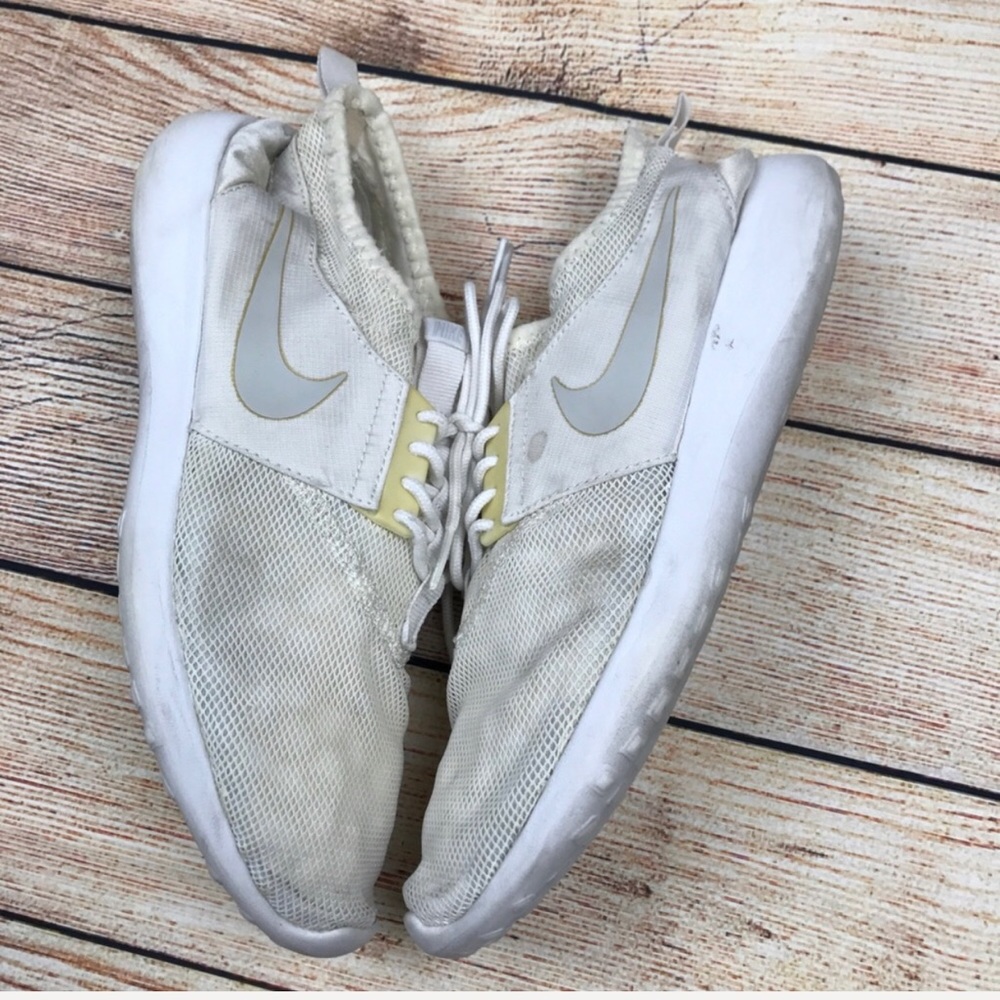 Nike Juvenate Running Shoes